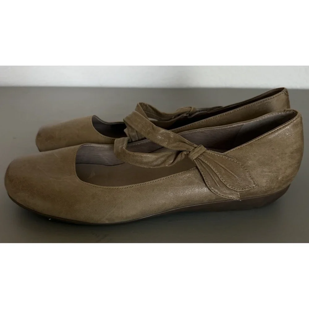 Abeo Talia Mary Jane's Women's Beige Tan Cross Strap Casual Shoes Size 10N